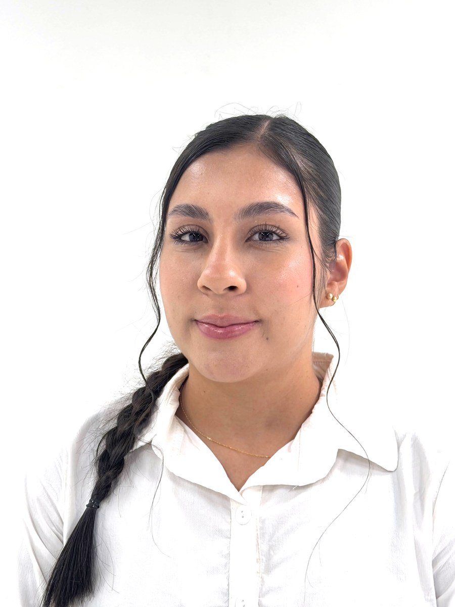 Sarita Giraldo — Abogada Senior